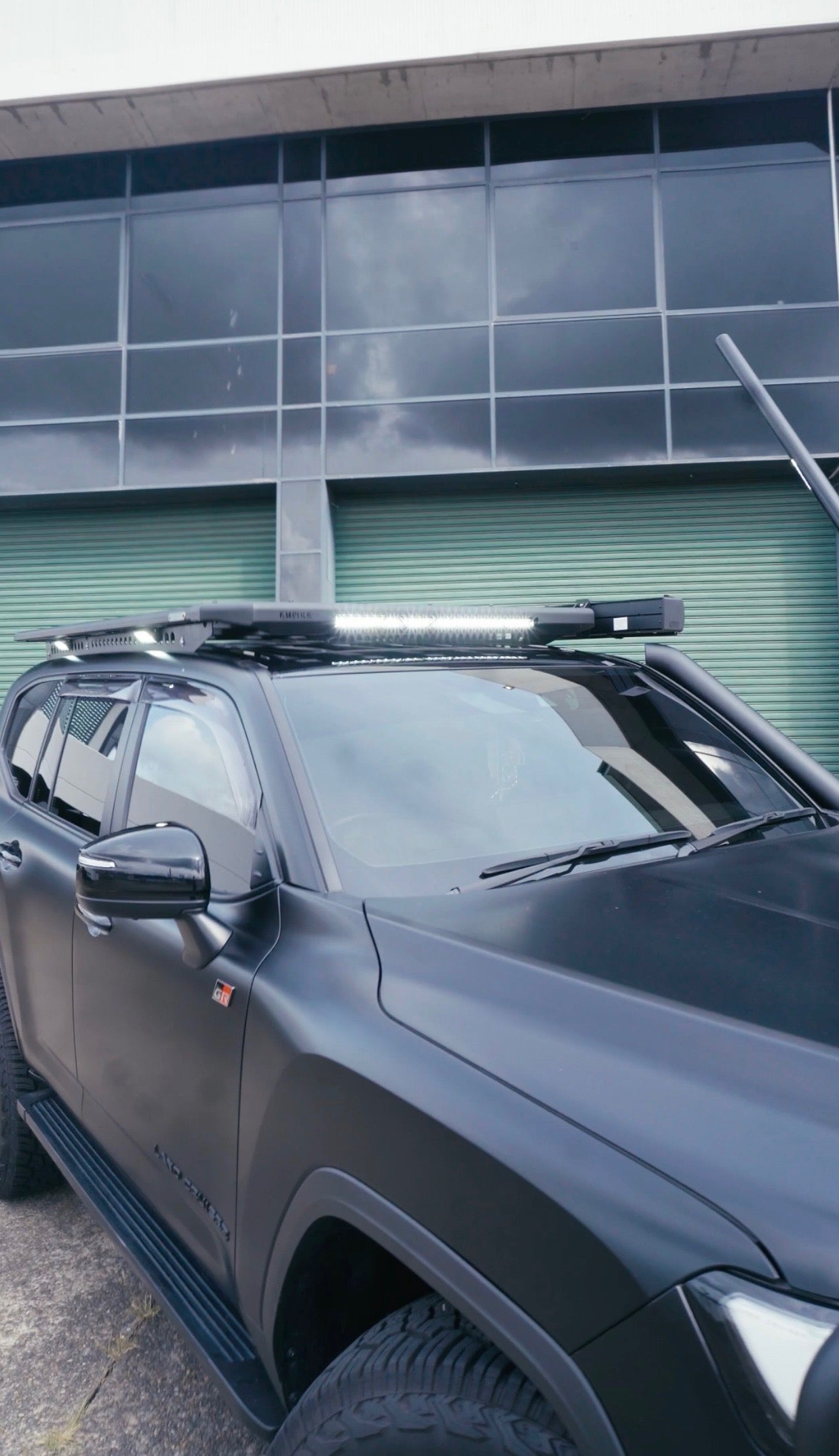 Roof Rack Platform EMP 2200x1425mm Aluminium In Built 28” LED Light Bar Suit Toyota Landcruiser 300 Series 2021+